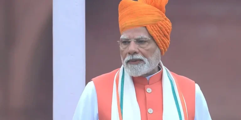qglh17s8_pm-modi_625x300_15_August_25