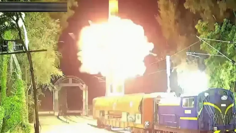u3puva7g_rail-based-agni-prime-missile-test_625x300_25_September_25